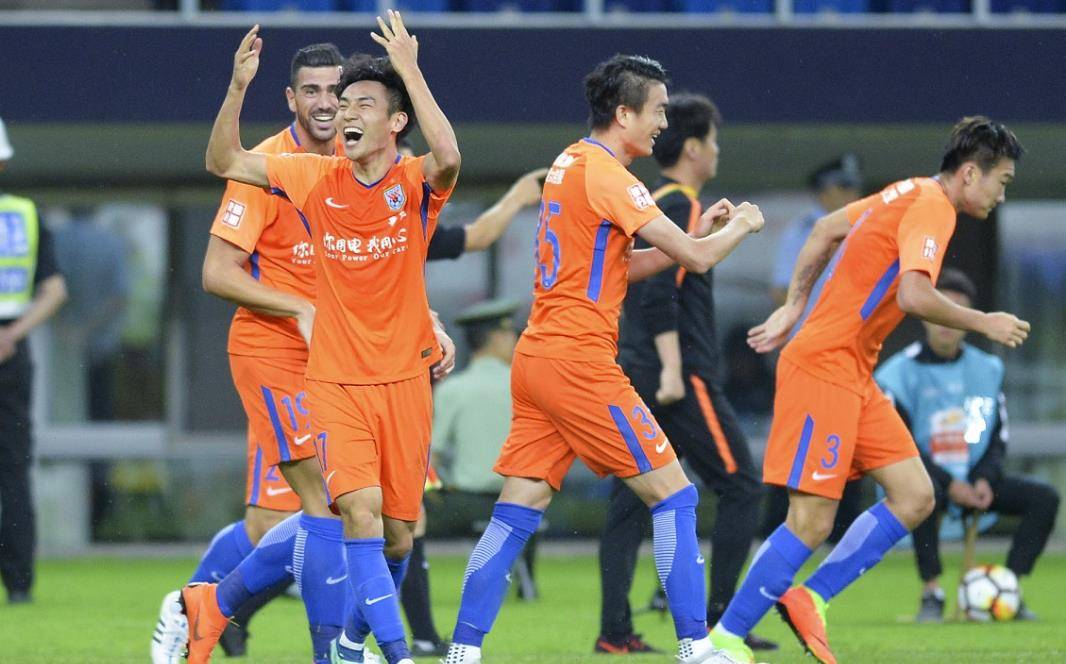 鲁能新帅热门推荐分析！50岁的乌拉圭名帅值得考虑，曾执教西甲